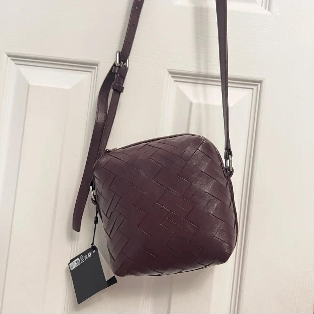 Massimo Dutti Braided nappa leather bucket bag, Burgundy. NWT